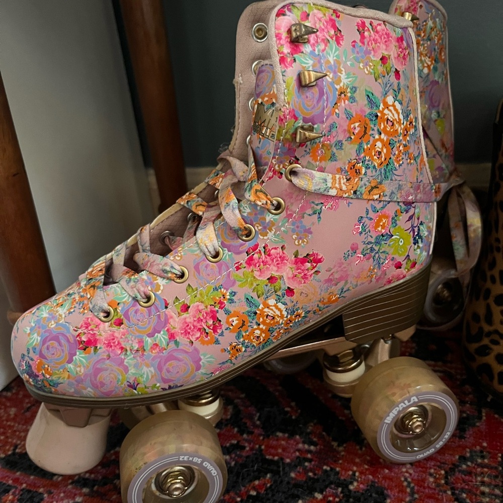 Floral Roller Skates - Pink